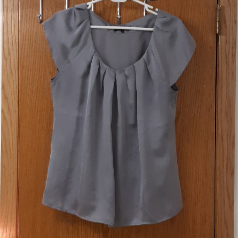 Silky Feeling Silver Gray Top
